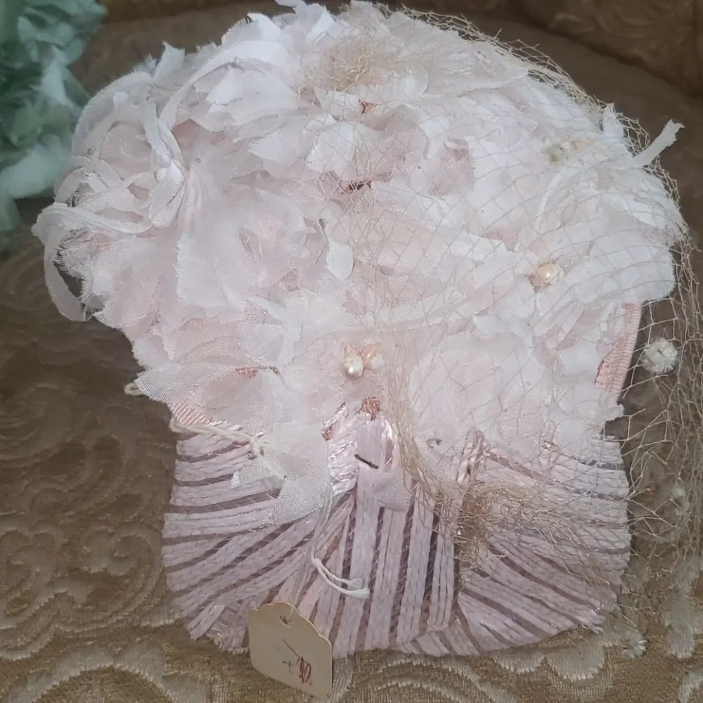 VNTG Elegant 1920's Soft Pink Hat - Picture 9 of 13